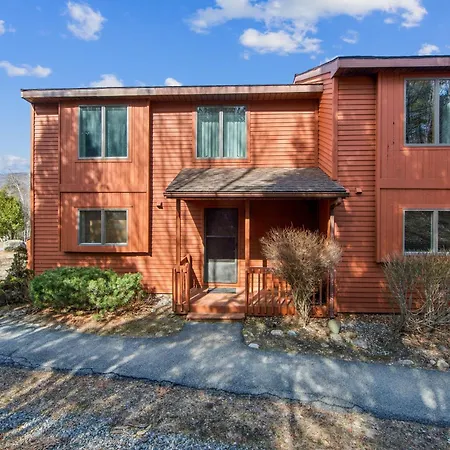 11D - Spacious & Family-Friendly Getaway Townhouse